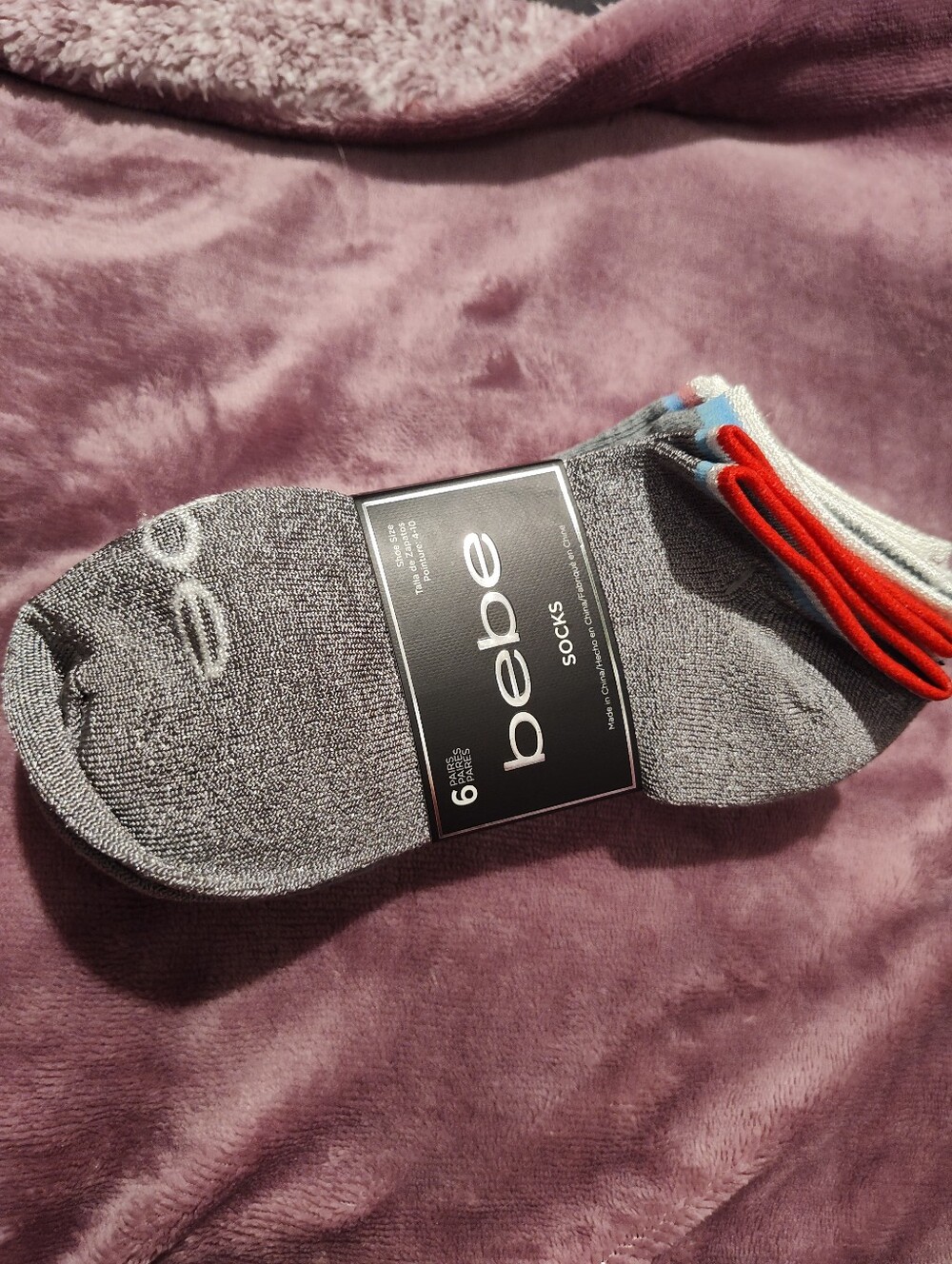 bebe Men’s Gray Low-Cut Socks with Red and Light Blue Accents